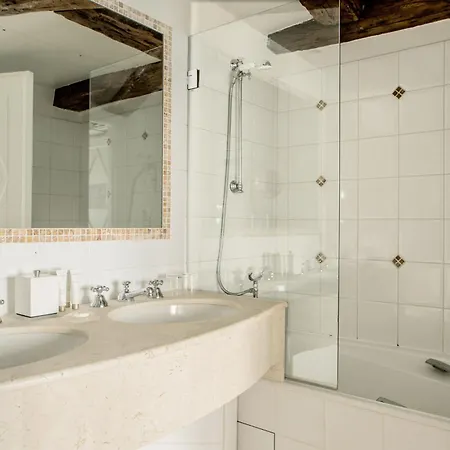 Hotel Brighton - Esprit De France 4*