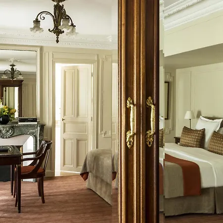 Brighton - Esprit De France Hotel