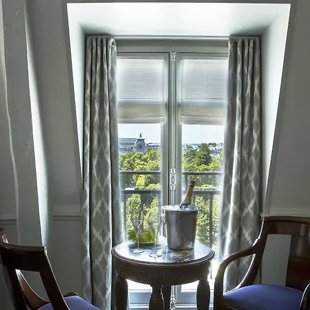 Hotel Brighton - Esprit De France